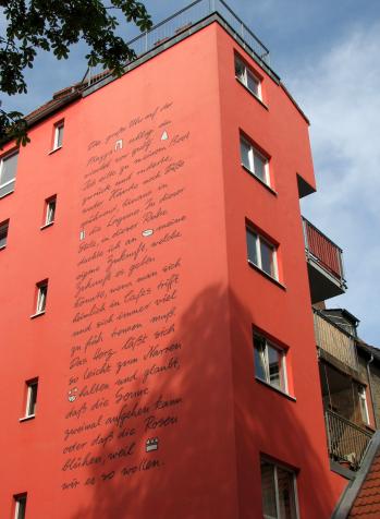 Verliebter Hausbesitzer