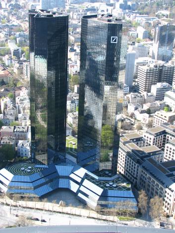Deutsche Bank. Nach dem Umbau leider <b>nicht mehr so:<br/>schlicht und AUFREGEND SCH�N</b> wie auf dem Foto...