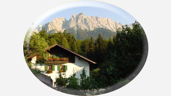 Empfehlung: Das Dreimaderlhaus am Fu der Zugspitze.< >