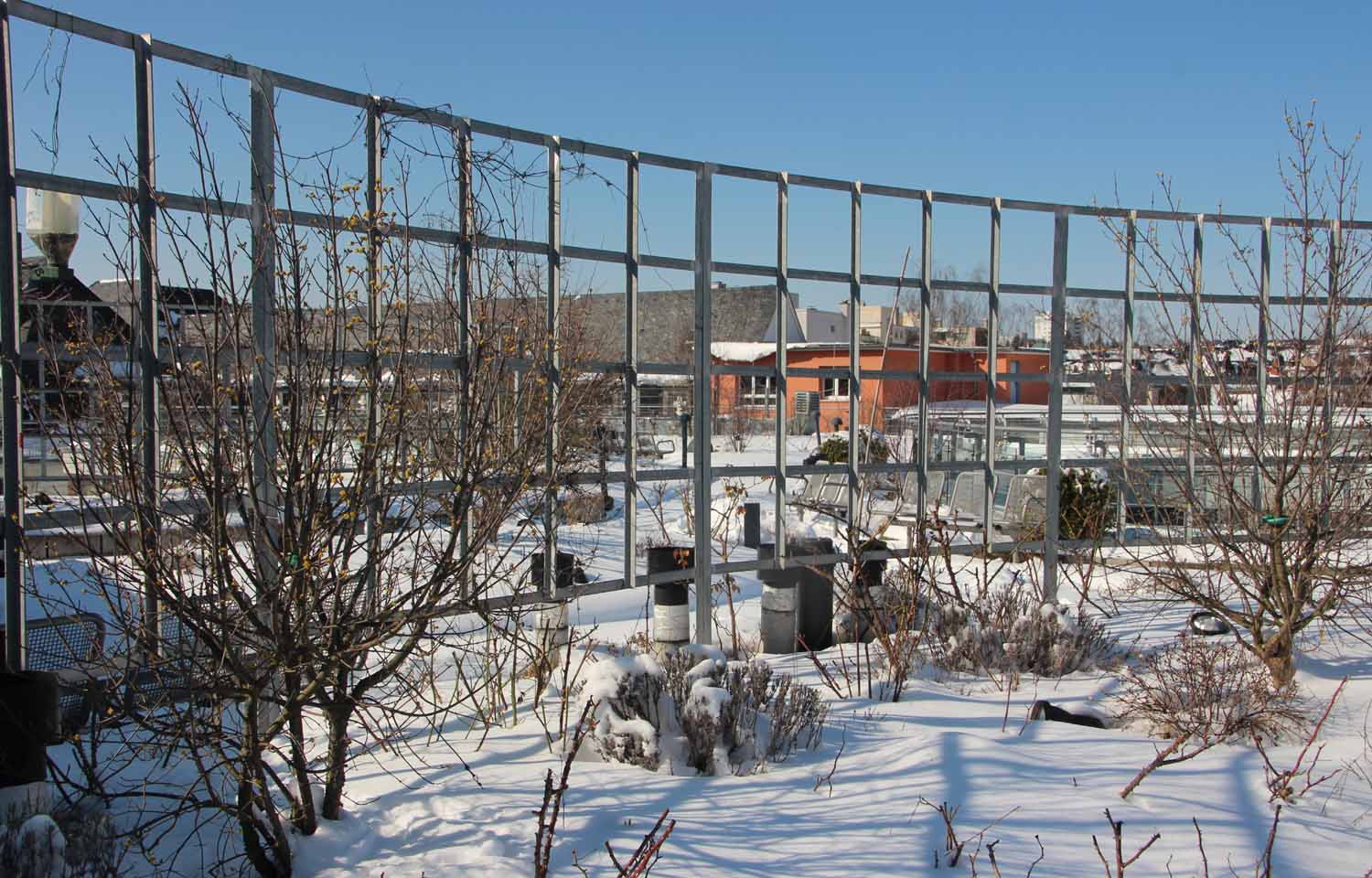 Dachterrasse< >