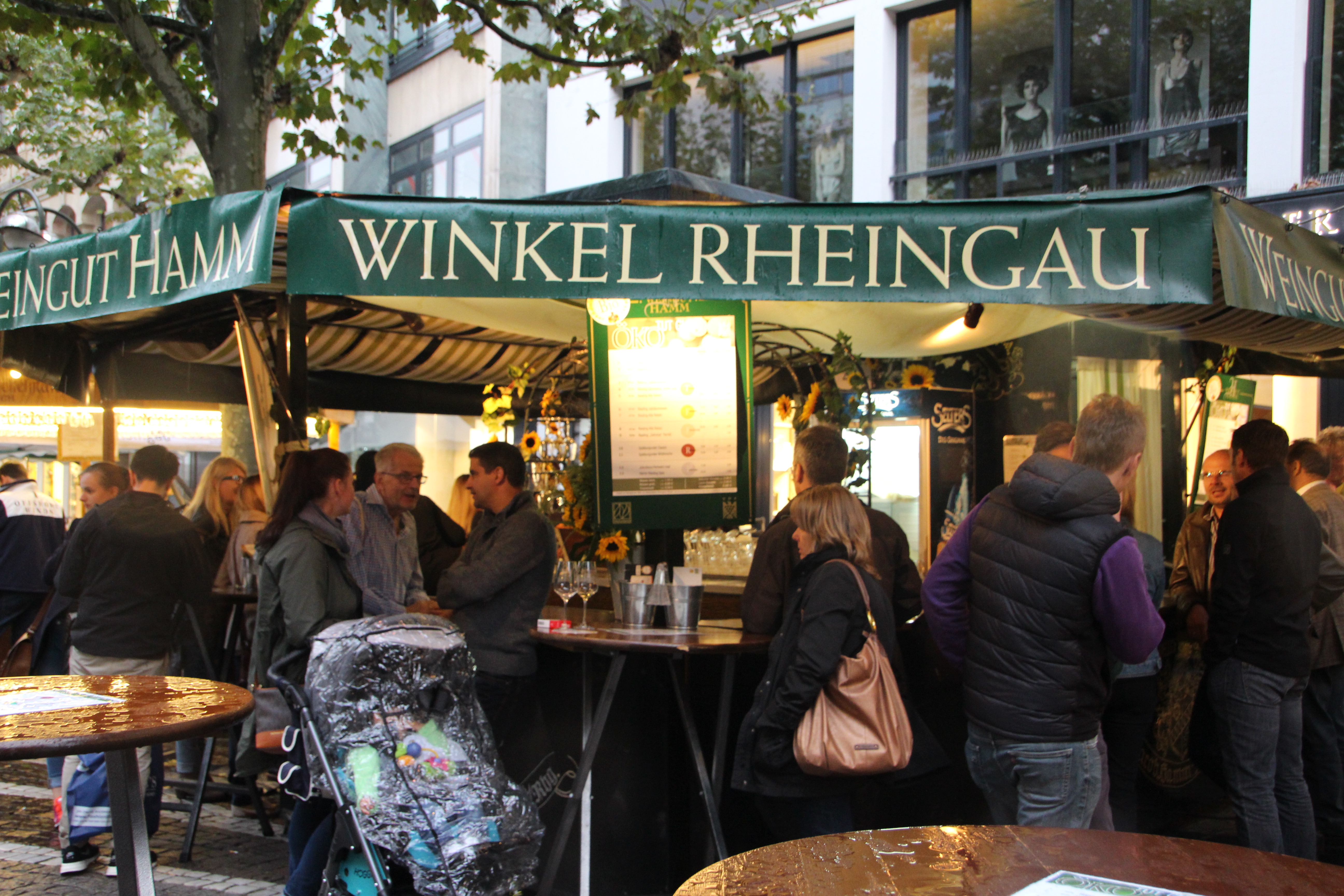 Rheingauer Weinmarkt - 3. Sept. bis 12. September 2015.               2015-09-05 Rheingauer Weinmarkt Fregass