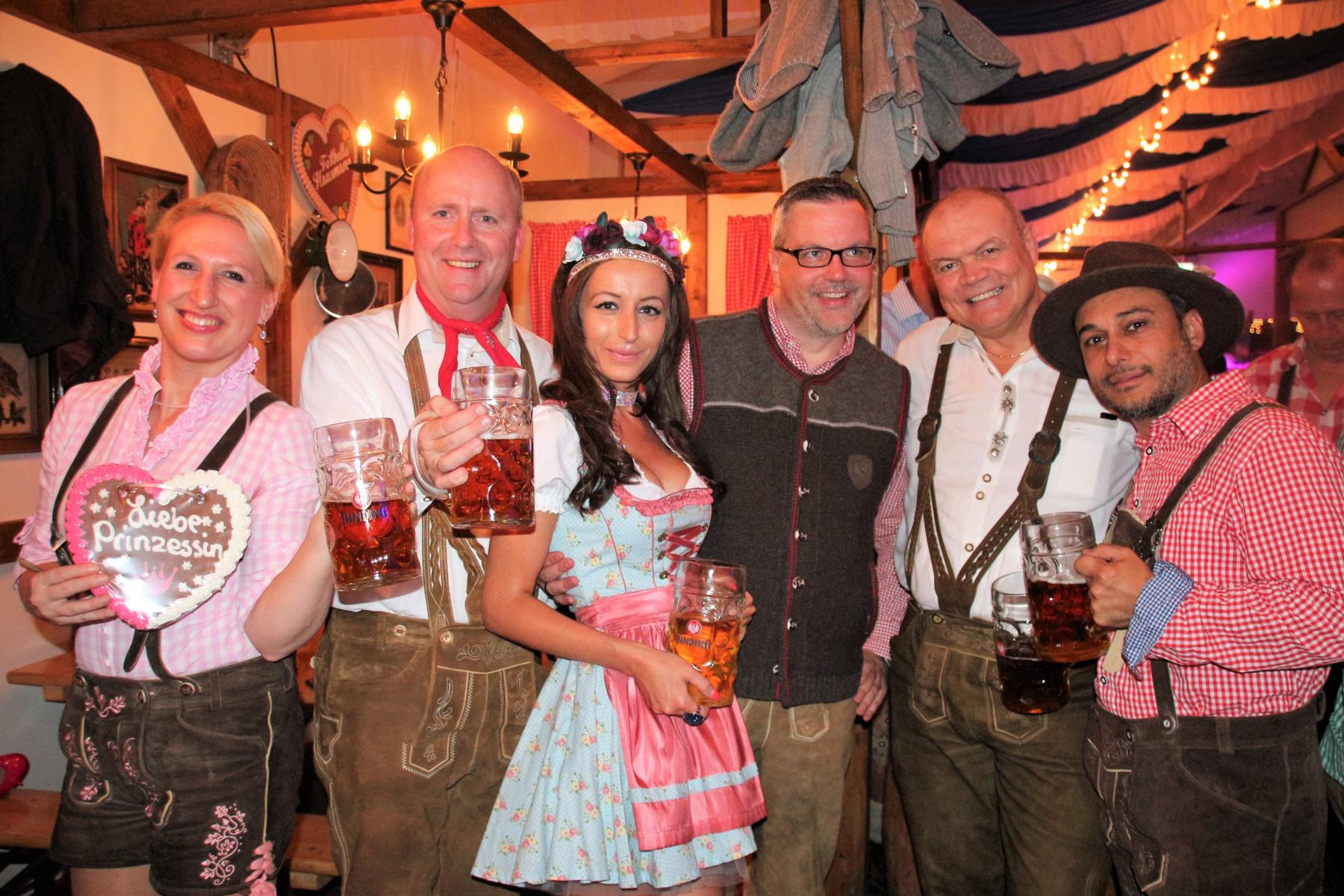  2017-10-04 Frankfurter Oktoberfest< >