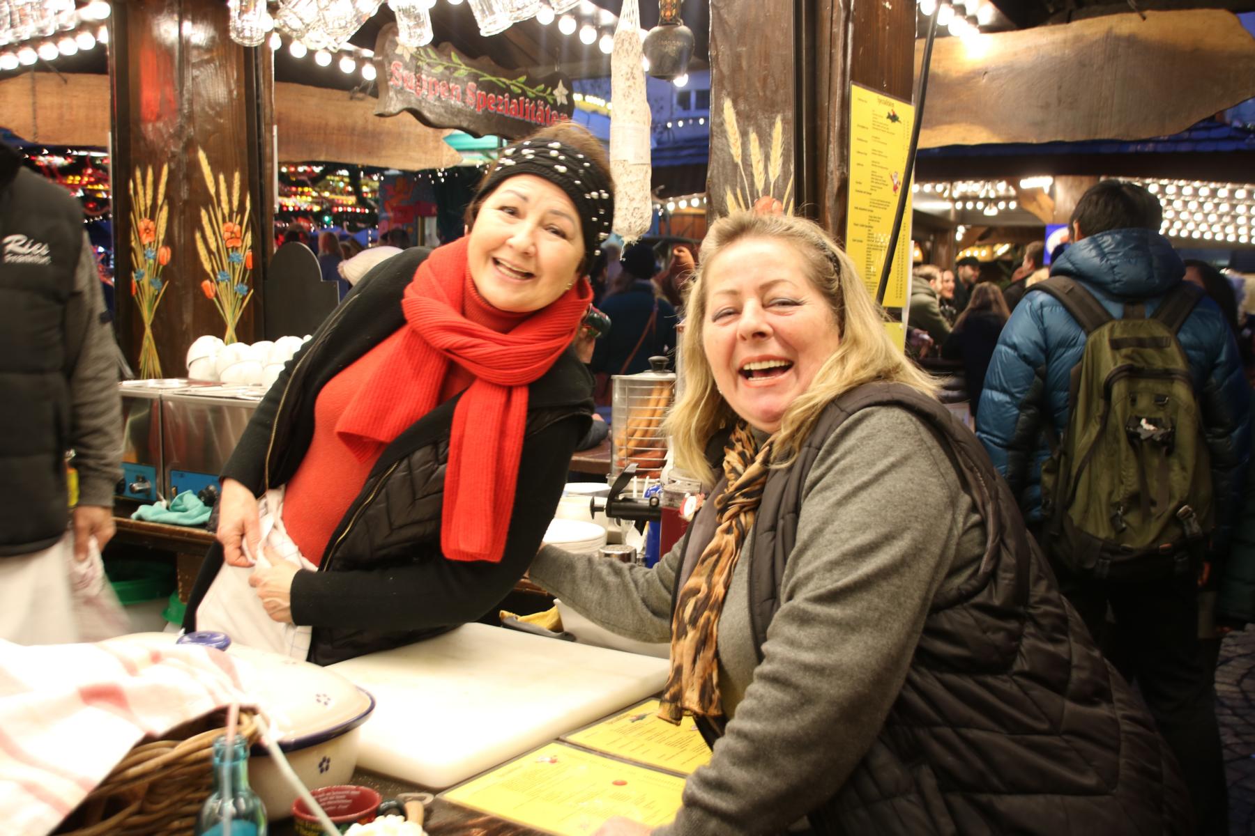 FOTOS: 2019-12-22 Weihnachtsmarkt   Stadlmarkt< >