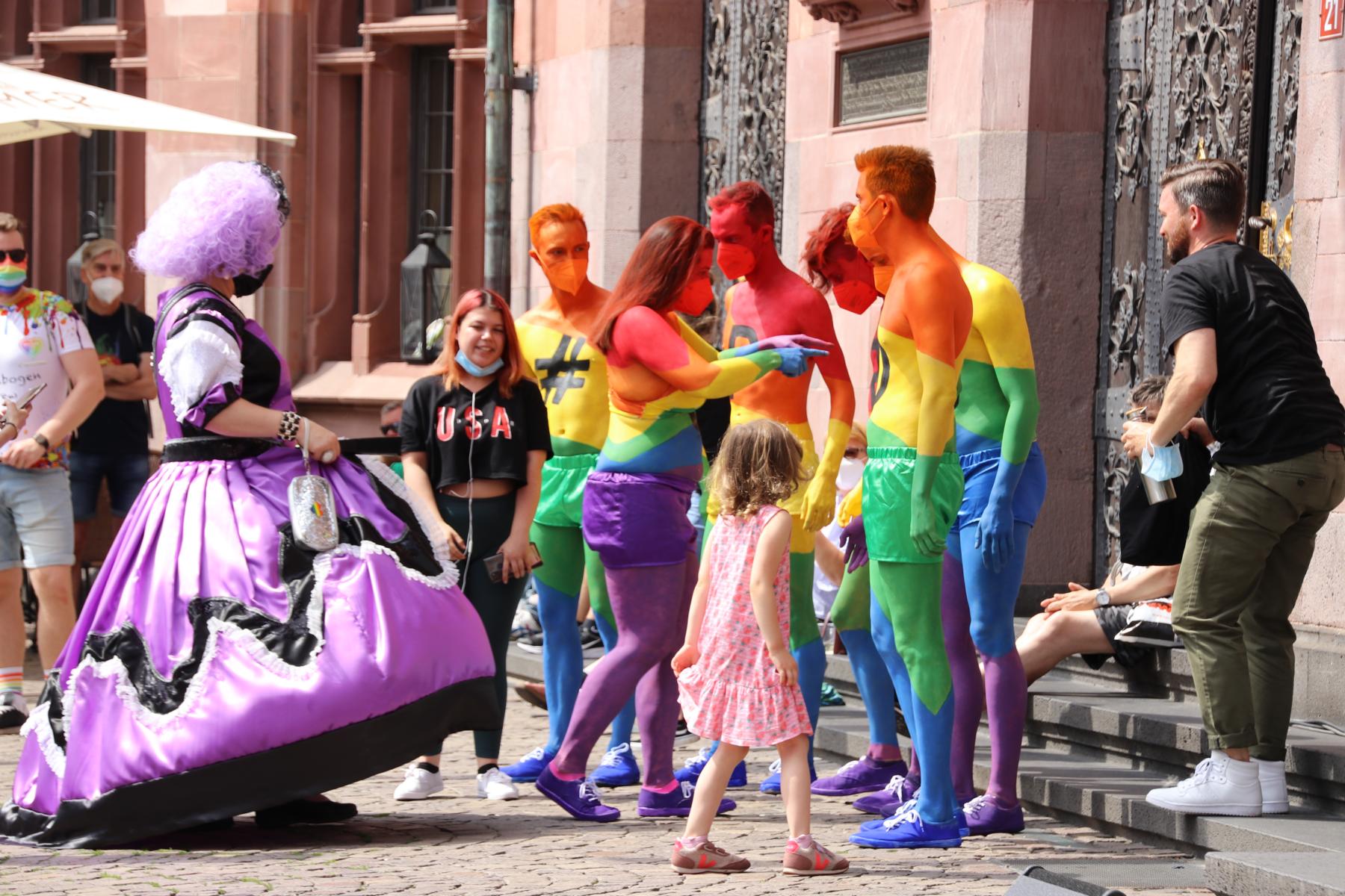 CSD Frankfurt - Konstablerwache. FOTOS: < >< > 2021-07-16 CSD Freitag Konstabler< >< > 2021-07-17 CSD I< > 