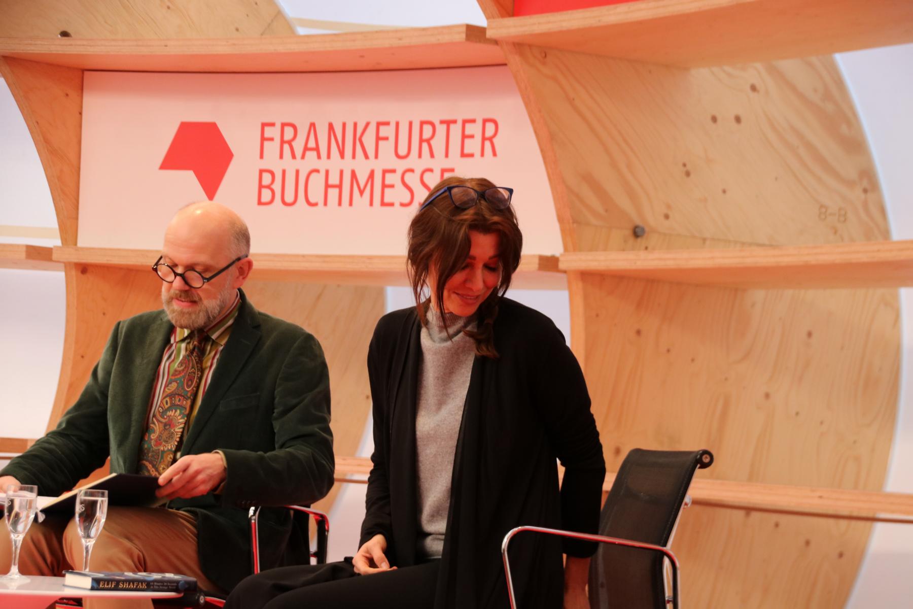  Programm -  FRANKFURTER BUCHMESSE < > FOTOS: 2019-10-16 Buchmesse< > 


FOTOS: 2019-10-18 Buchmesse< > 



FOTOS: 2019-10-20 Buchmesse< > 