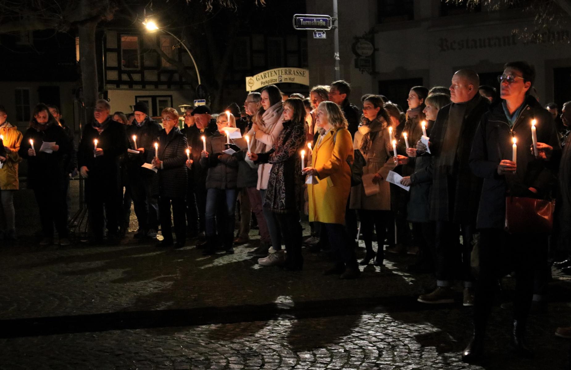  Freilicht Christmess auf dem Johanneskirchplatz. FOTOS: < >< > 2022-12-24 - 25 Freilicht-Christmess auf dem Johanneskirchplatz< >
