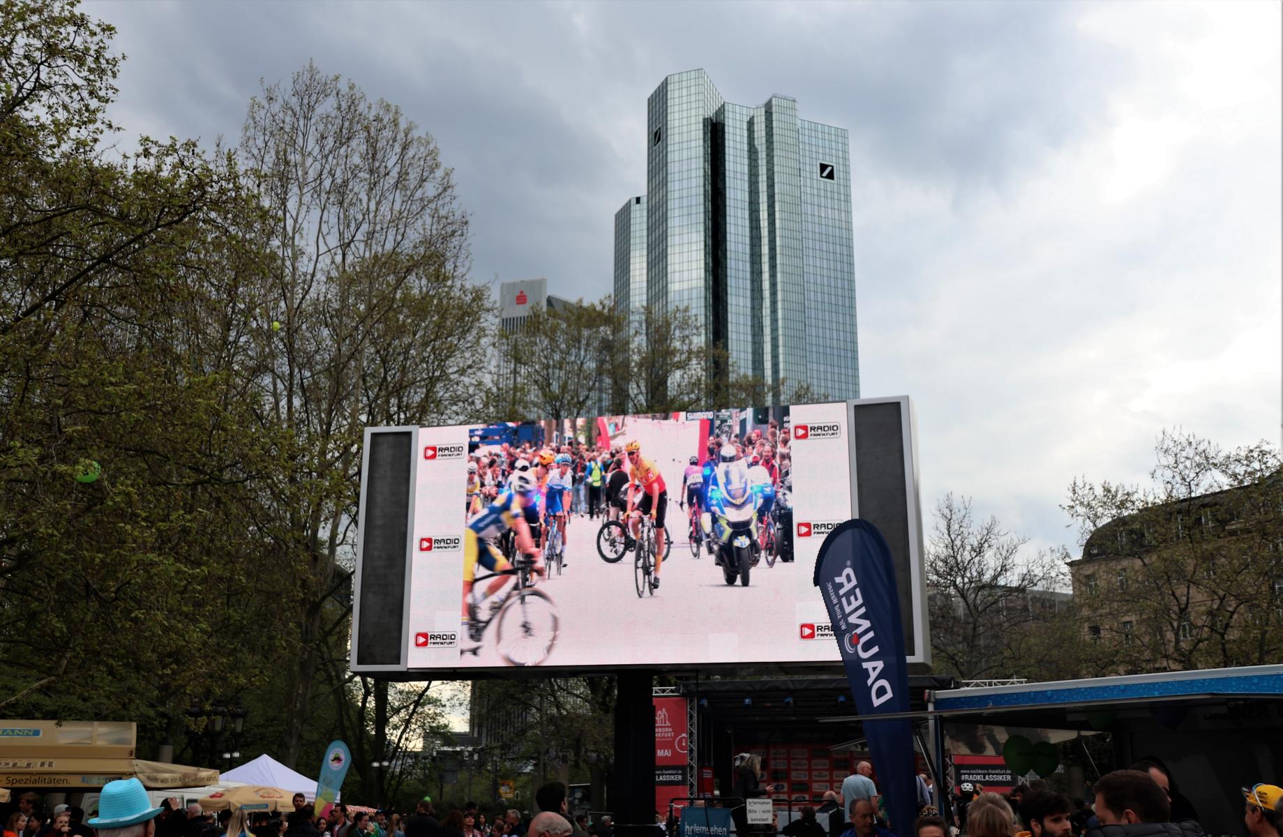  Radrennen Eschborn /Frankfurt FOTOS: < >< > 2023-05-01 Radrennen Eschborn Frankfurt < > < > 