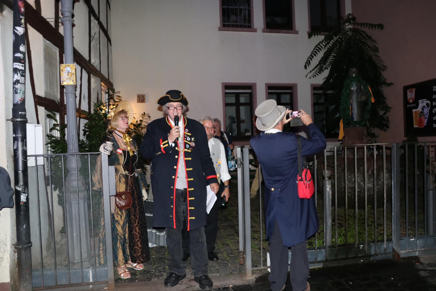  Sachsenhaeuser Brunnenfest mit Brunnenbegehung.  FOTOS: < > < >  2023-09-02 Sachsenhäuser Brunnenfest < > < > 
