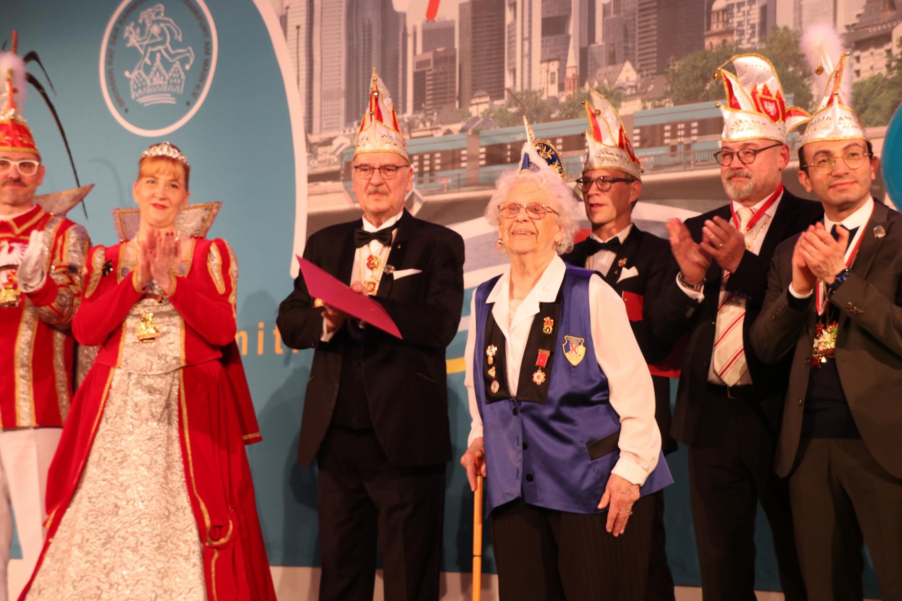  2024-02-02 Senatsordensfest.  Fotos kommen in Baelde. < >< > 