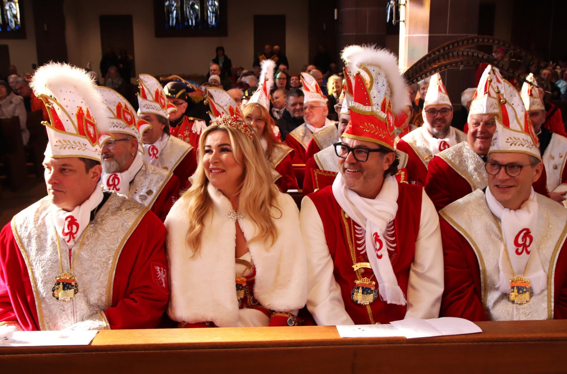  Karnevalistischer Gottesdienst in der wunderschoenen Liebfrauenkirche. FOTOS: < > < >  2025-01-19 Fastnacht Gottesdienst   Römer  < > 