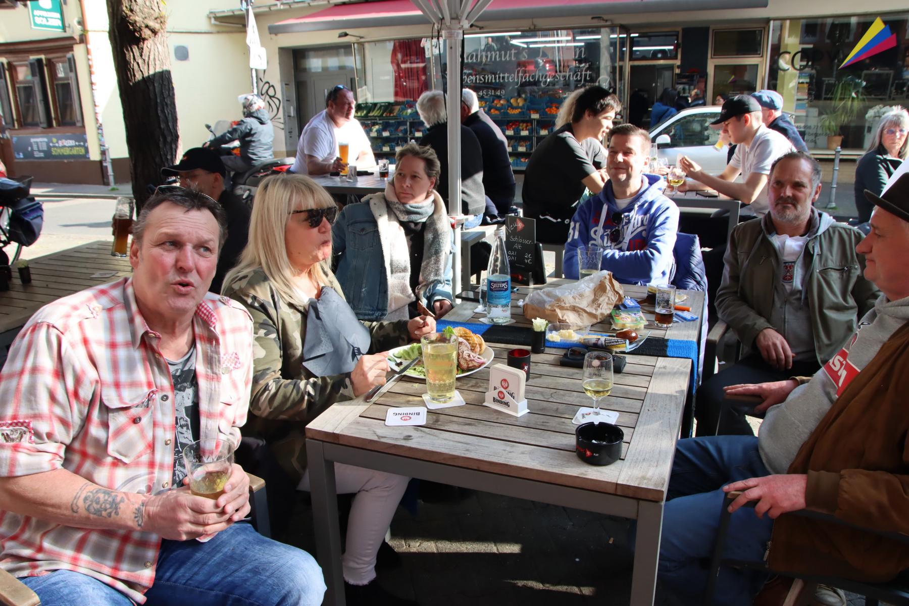 LEUTE LEUTE LEUTE.   FOTOS:< >  2025-02-23 bis 16.3.2025 LEUTE LEUTE LEUTE   < >