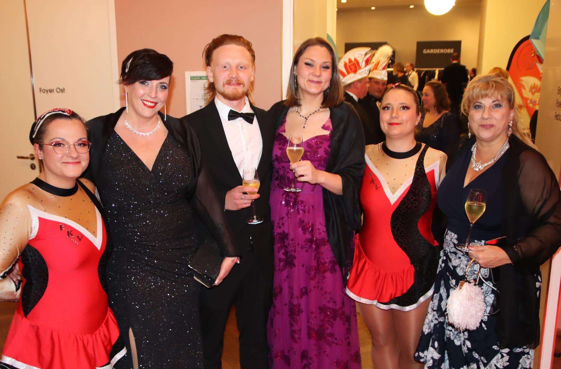 Gala im Palmengarten. FOTOS kommen in Baelde.  < > 