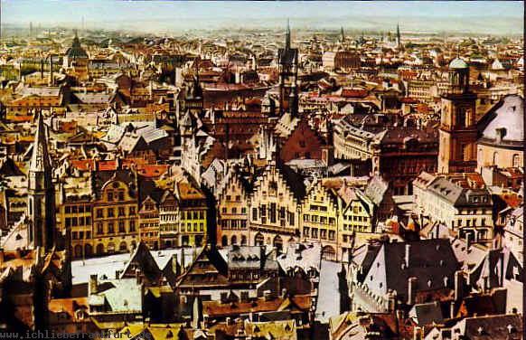< >Eine abwechslungsreiche und fantasievolle Architektur bestimmte das Stadtbild des alten Frankfurts. Aber, Kohleheizung schwrzte die Huser und der ungefate Main, dazu die Fleischer und Bcker die auf den Straen arbeiteten und ihre Waren anboten, schufen auch ein Paradies fr Ratten und Muse. Belebt aber dunkel waren die schmalen Straen.< >< >Knstler und Journalisten schwrmten: von Menge und Genuss der Fleisch - und Bckereiwaren die auf den Straen angeboten wurden.< >Das Angebot in Frankfurt wurde mit dem Angebot in Paris verglichen!< >< >Da die Straen eng und dunkel - die Huser dicht belegt mit Kohlestaub - waren, wohnten die Frankfurter gern unterm Dach, wo sie sich 'schne Aussichten' -  Belvederchen - errichten lieen. Foto von: AltFrankfurt.com< >